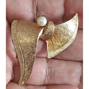 Capri Abstract Bow Faux Pearl Vintage Brooch Pin